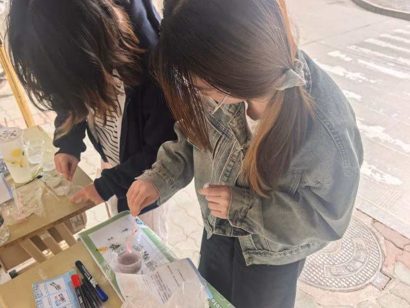 Science Outreach at the Medical Campus — Image 26