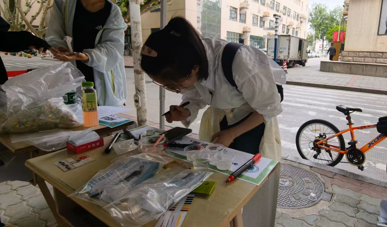 Science Outreach with Children in the Hospital — Image 9